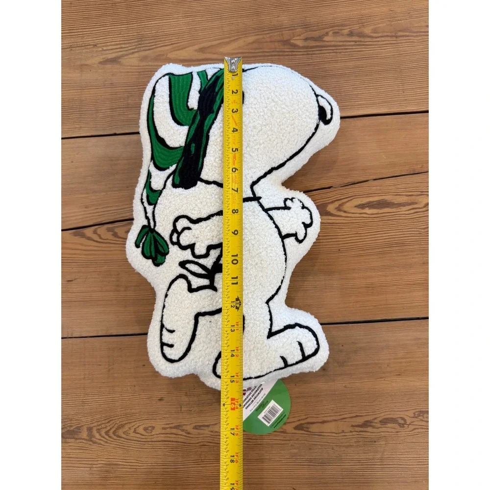 Peanuts Snoopy Decorative Pillow‎ Green Scarf Plush Boucle New Home Decor